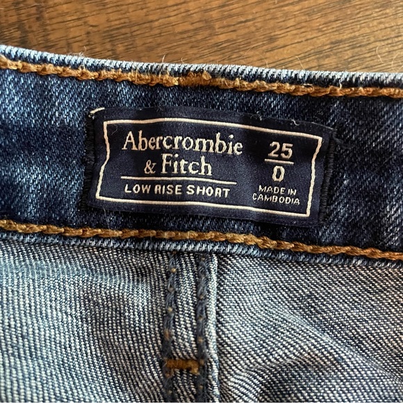 Abercrombie low rise jeans shorts - Picture 3 of 3